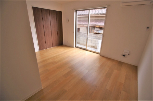 ¥¹¥¿¥¤¥ê¥Ã¥·¥å¤ÊÊë¤é¤·¤ò³ð¤¨¤ë¥Æ¥é¥¹ÉÕ¤1K