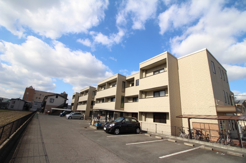 ラピス中庄駅前